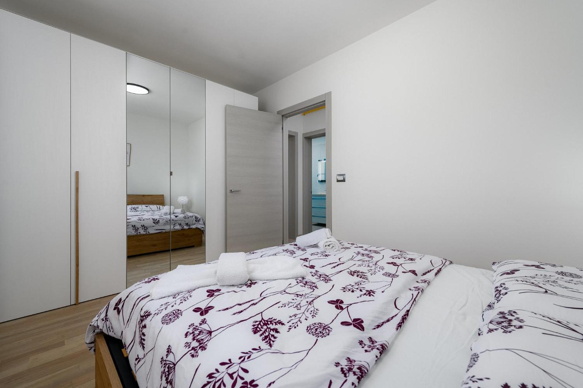 Stancija Amorozo 5 - Apartment N. 7 Poreč Eksteriør bilde