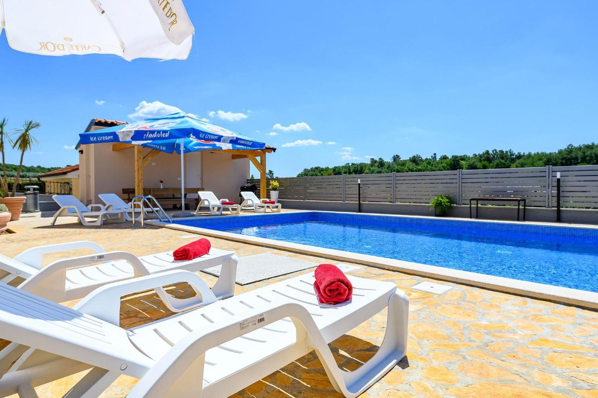 Stancija Amorozo 5 - Apartment N. 7 Poreč Eksteriør bilde